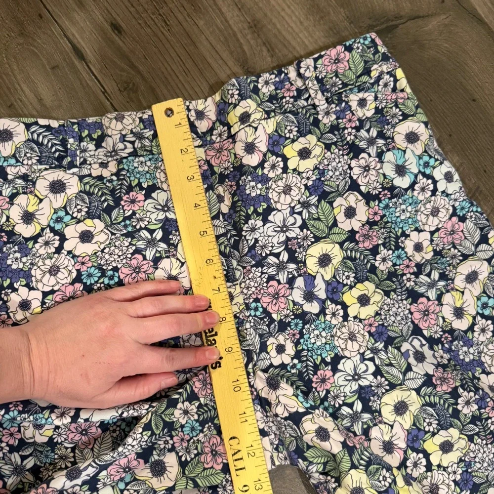 Talbots The Perfect Short Floral Print Navy‎ Pink Yellow Chino Shorts Size 12